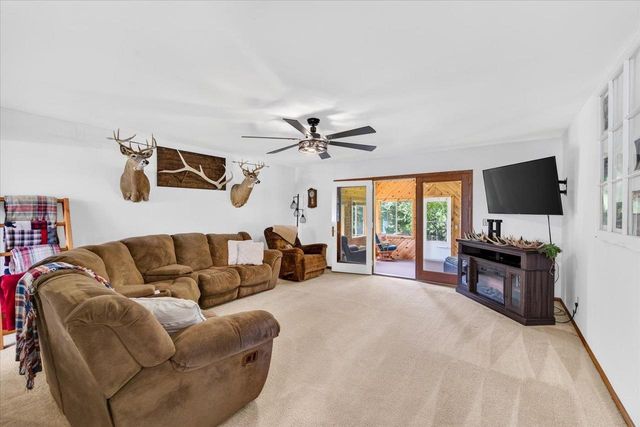 W7852 Donlin Drive, Pardeeville, WI 53954