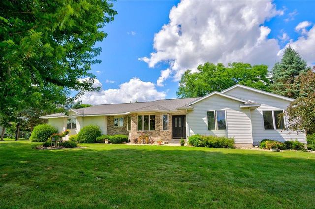 W7852 Donlin Drive, Pardeeville, WI 53954