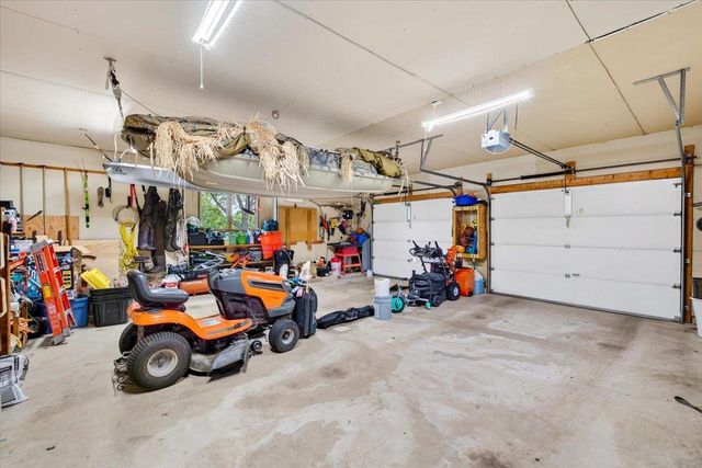 W7852 Donlin Drive, Pardeeville, WI 53954