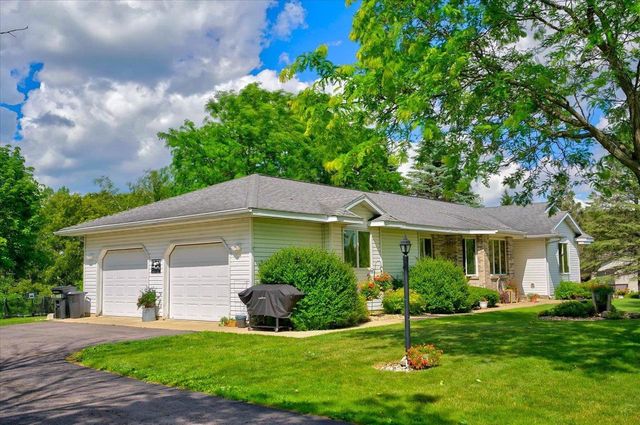 W7852 Donlin Drive, Pardeeville, WI 53954