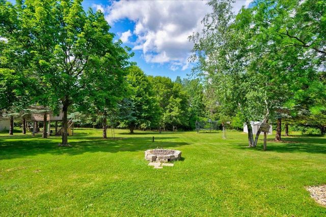 W7852 Donlin Drive, Pardeeville, WI 53954