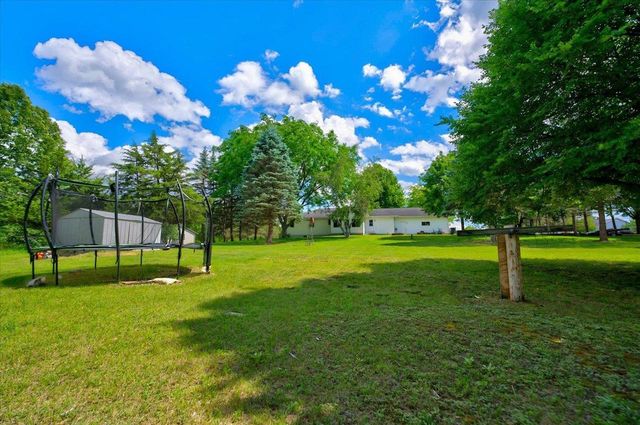 W7852 Donlin Drive, Pardeeville, WI 53954