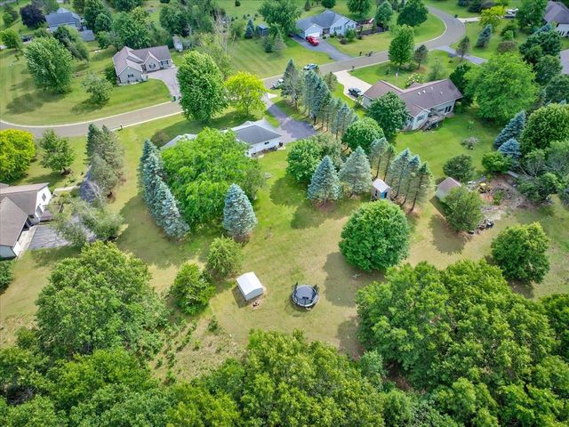 W7852 Donlin Drive, Pardeeville, WI 53954