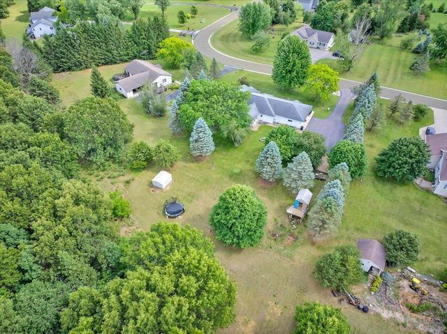W7852 Donlin Drive, Pardeeville, WI 53954