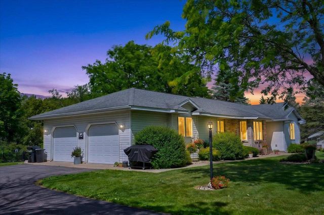 W7852 Donlin Drive, Pardeeville, WI 53954