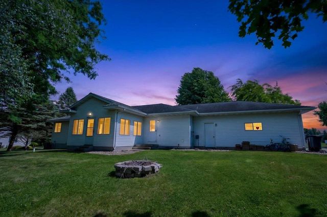 W7852 Donlin Drive, Pardeeville, WI 53954