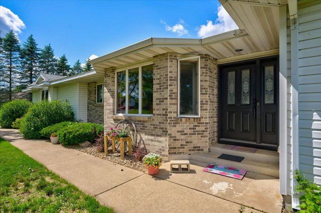 W7852 Donlin Drive, Pardeeville, WI 53954