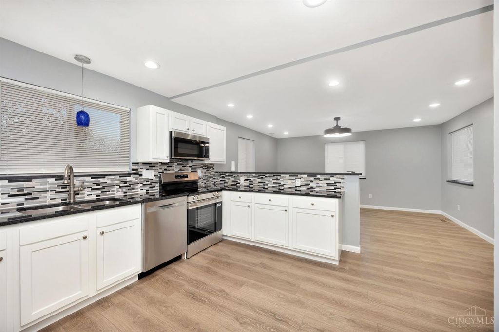 1282 Steffen Avenue, Lincoln Heights, OH 45215