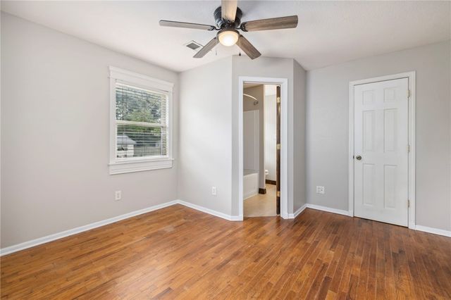 2312 W Holly Street, Fayetteville, AR 72703