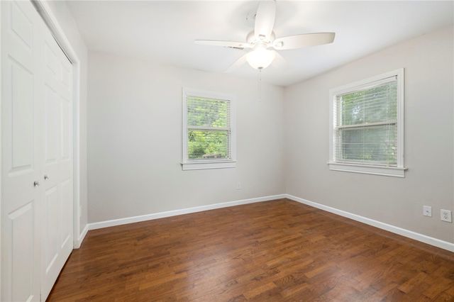 2312 W Holly Street, Fayetteville, AR 72703