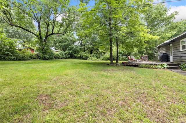 2312 W Holly Street, Fayetteville, AR 72703