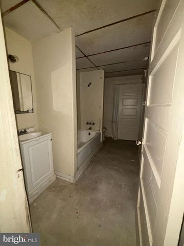 824 E PLUM ST, Vineland, NJ 08360