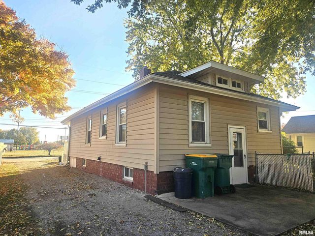 633 E 5TH Street, Galesburg, IL 61401