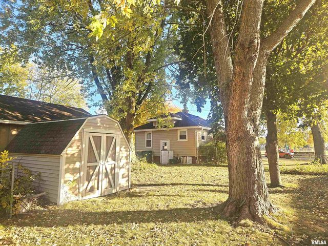 633 E 5TH Street, Galesburg, IL 61401