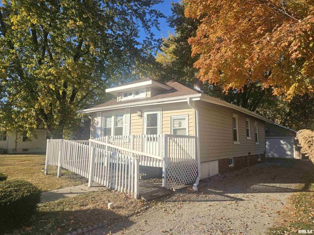 633 E 5TH Street, Galesburg, IL 61401