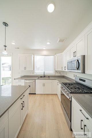 2954 Sydney, Idaho Falls, ID 83401