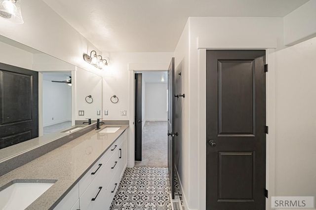 2954 Sydney, Idaho Falls, ID 83401