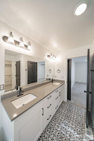 2954 Sydney, Idaho Falls, ID 83401