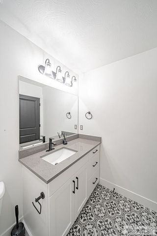 2954 Sydney, Idaho Falls, ID 83401