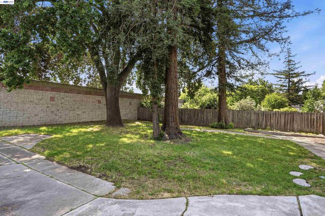 1029 Esther Dr, Pleasant Hill, CA 94523