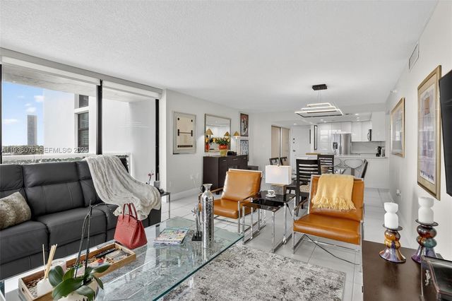 20505 E Country Club Dr 833, Aventura, FL 33180