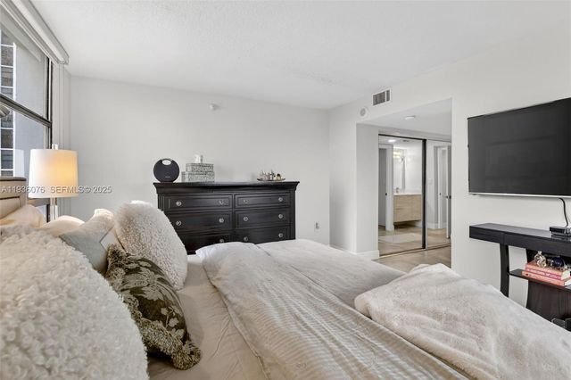 20505 E Country Club Dr 833, Aventura, FL 33180