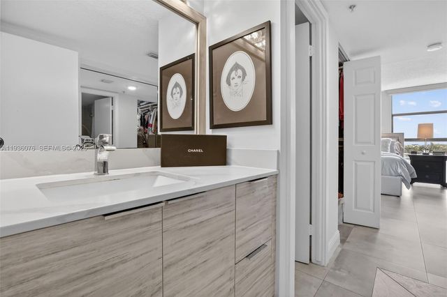 20505 E Country Club Dr 833, Aventura, FL 33180