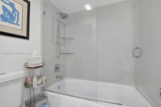 20505 E Country Club Dr 833, Aventura, FL 33180