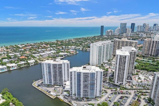 20505 E Country Club Dr 833, Aventura, FL 33180