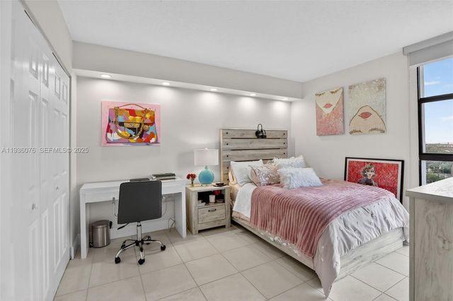 20505 E Country Club Dr 833, Aventura, FL 33180