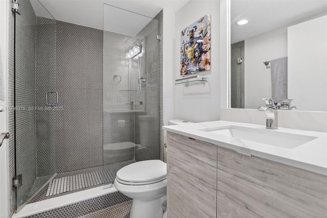 20505 E Country Club Dr 833, Aventura, FL 33180