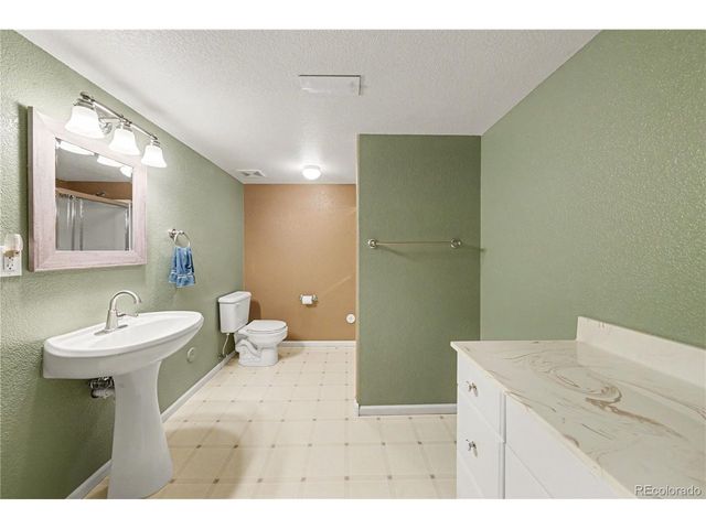 455 Wapola Ave, Loveland, CO 80537