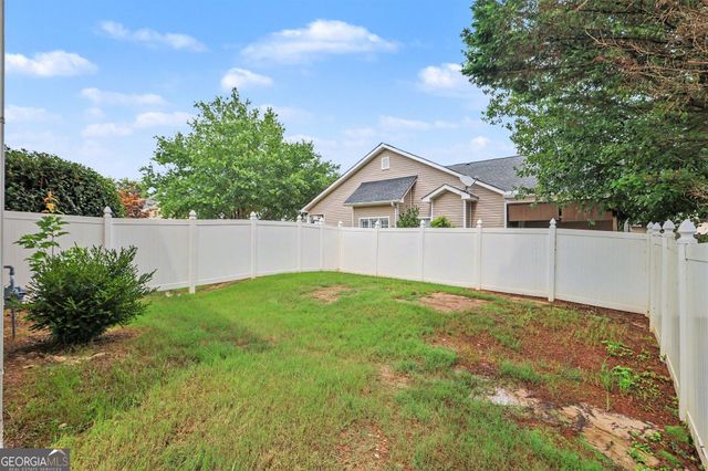 211 Meadow Run, Carrollton, GA 30116