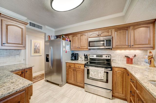 7205 Thomas Drive E706, Panama City Beach, FL 32408