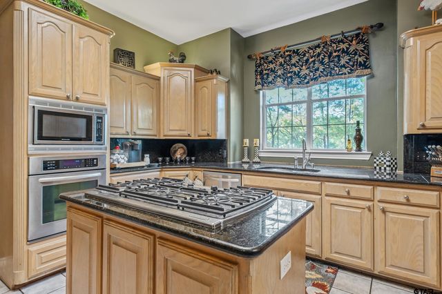 18050 Deer Trail, Flint, TX 75762