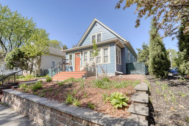 1618 6th Street NE, Minneapolis, MN 55413