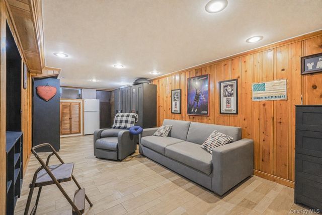 8886 16th Avenue, Brooklyn, NY 11214