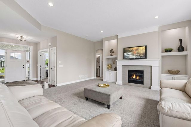 14905 142nd Avenue N, Dayton, MN 55327