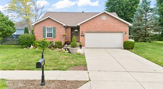 2490 Meadowpoint Drive, Troy, OH 45373