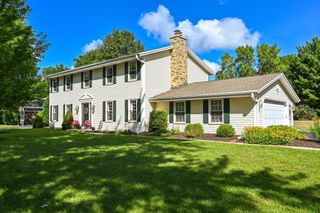 21330 Cambridge CIRCLE #Lower, Brookfield, WI 53045