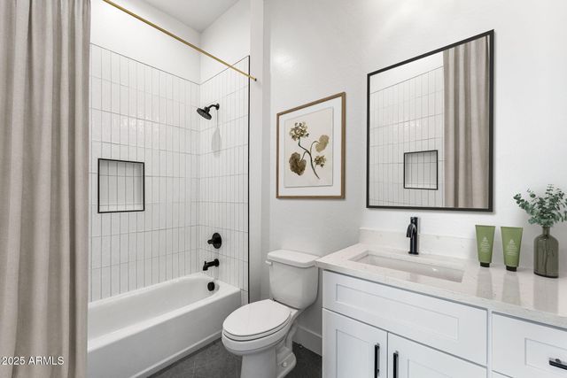 1933 E Long Rifle Road, Phoenix, AZ 85086