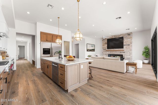 1933 E Long Rifle Road, Phoenix, AZ 85086