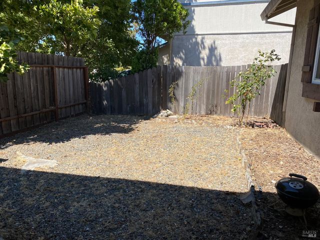 565 E Wigeon Way, Suisun City, CA 94585