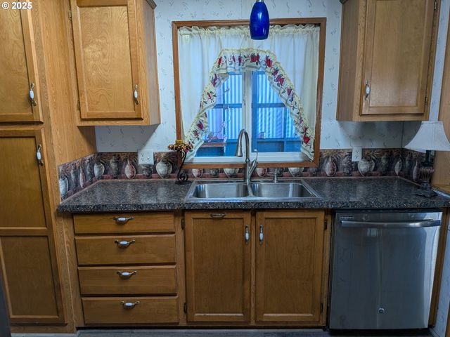 100 RIVER BEND Rd 118, Reedsport, OR 97467