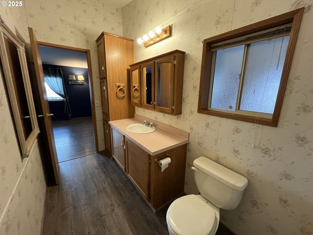 100 RIVER BEND Rd 118, Reedsport, OR 97467