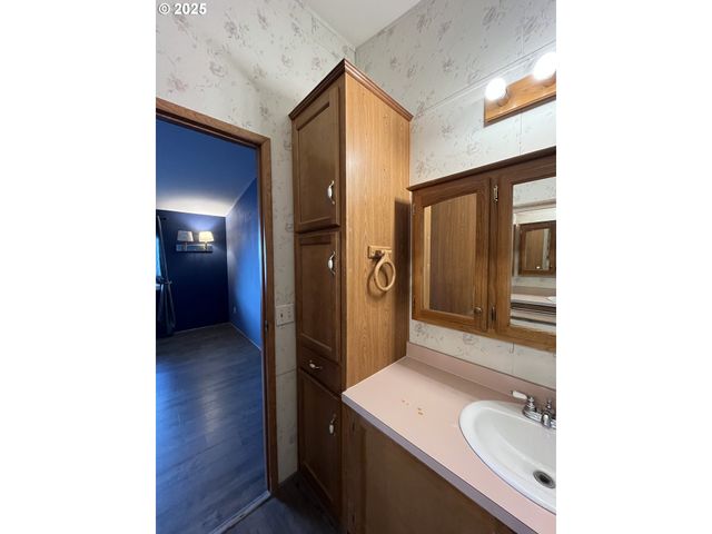 100 RIVER BEND Rd 118, Reedsport, OR 97467