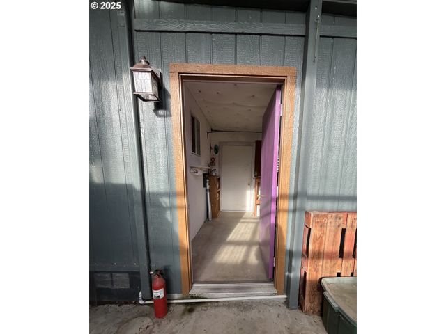 100 RIVER BEND Rd 118, Reedsport, OR 97467