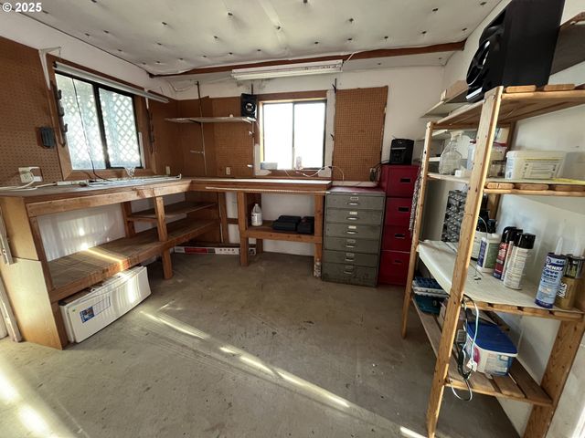 100 RIVER BEND Rd 118, Reedsport, OR 97467