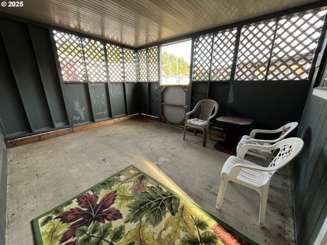 100 RIVER BEND Rd 118, Reedsport, OR 97467