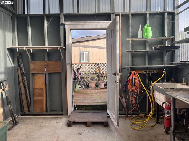 100 RIVER BEND Rd 118, Reedsport, OR 97467